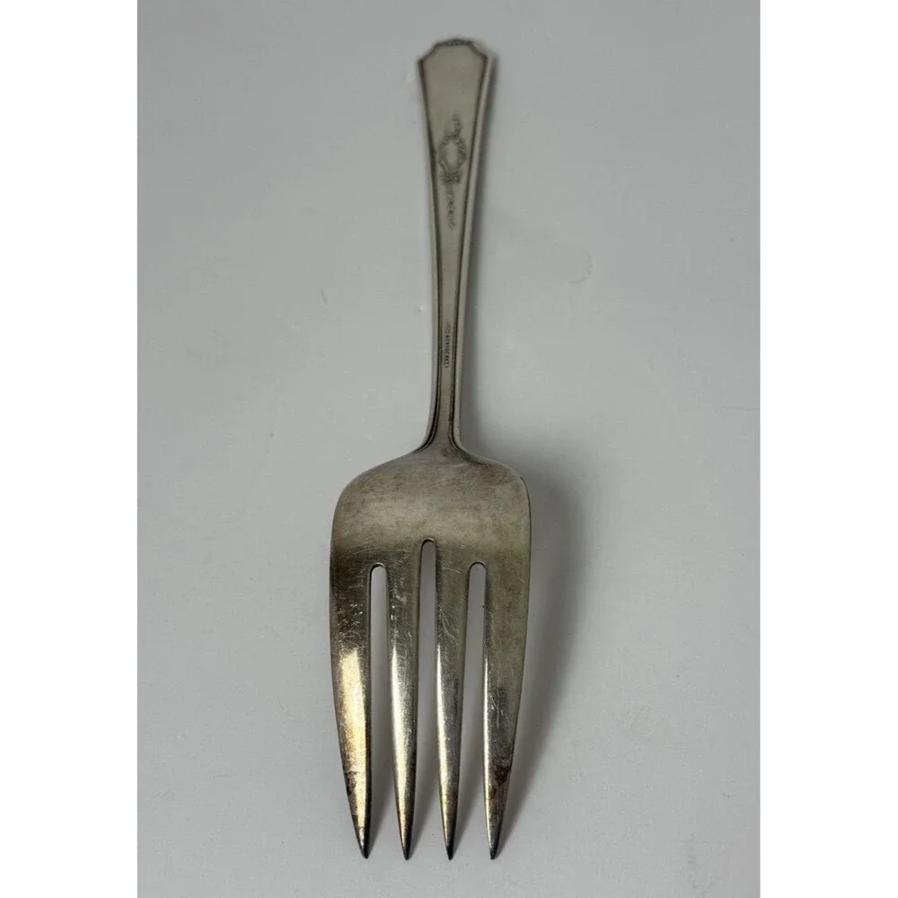 1847 Rogers Bros 1924 Ancestral Meat Serving Fork Antique Victorian‎ Silverplate